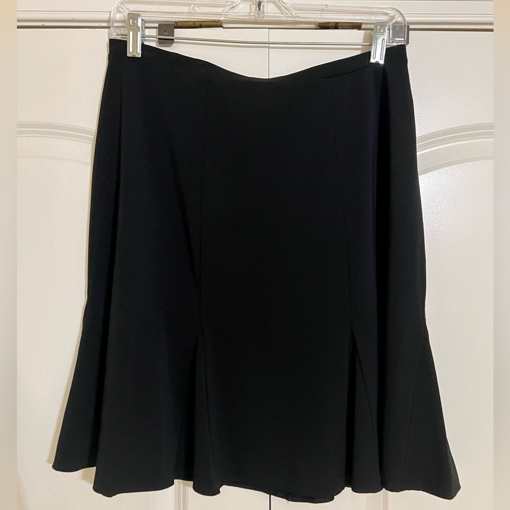 Gap Knee Length Box Pleated "Flippy Skirt" - Black - Size MED - Picture 3 of 5